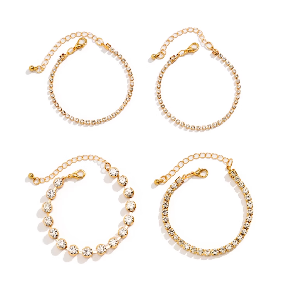 Goldene Armbänder mit Kristallen – Set aus 4