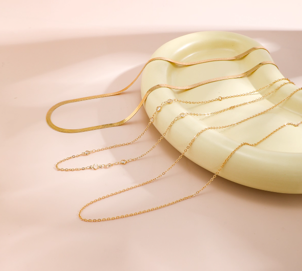 Elegante Bauchkette mit zarten Akzenten